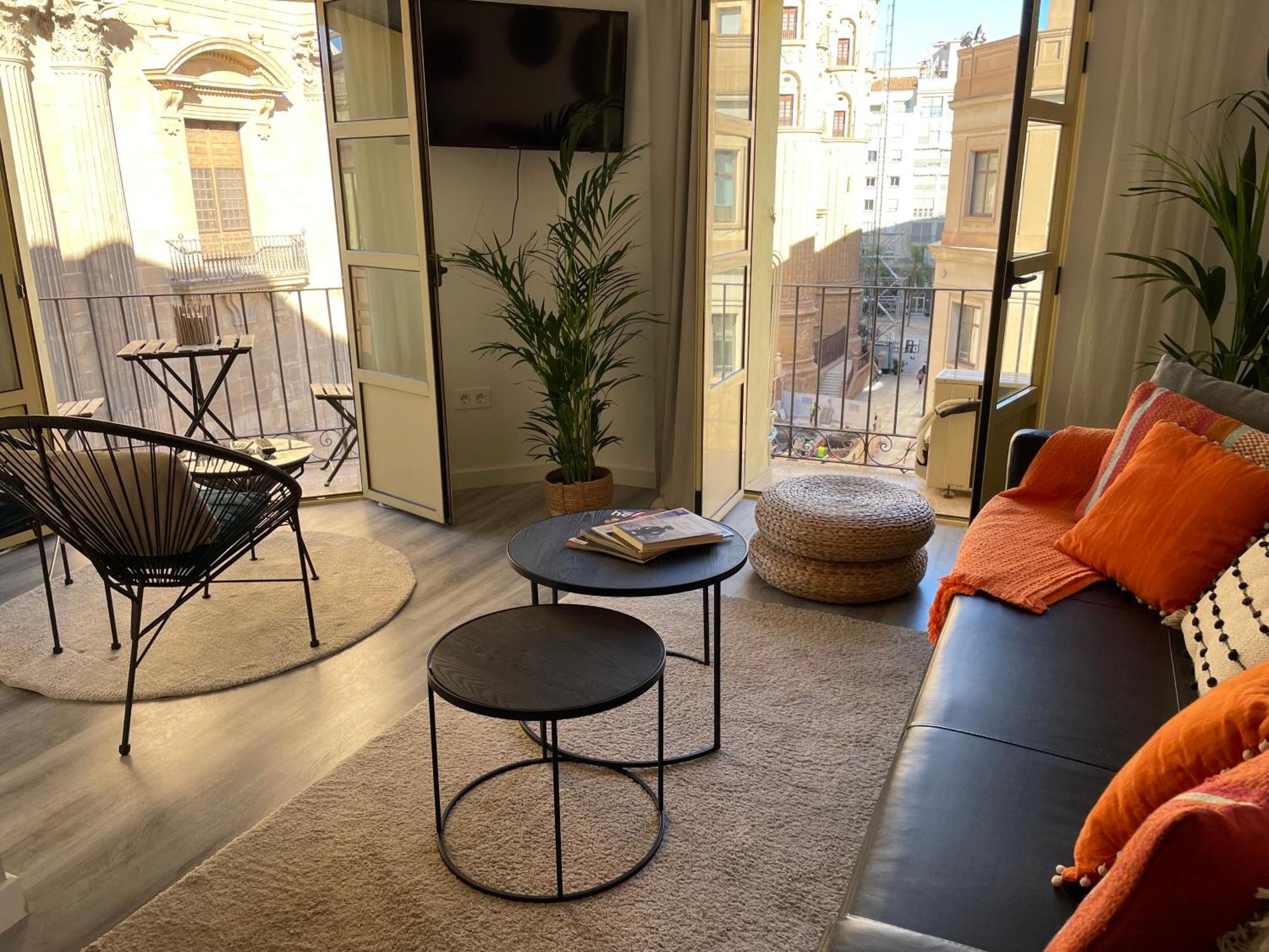 Center Flat Cathedral Apartment *