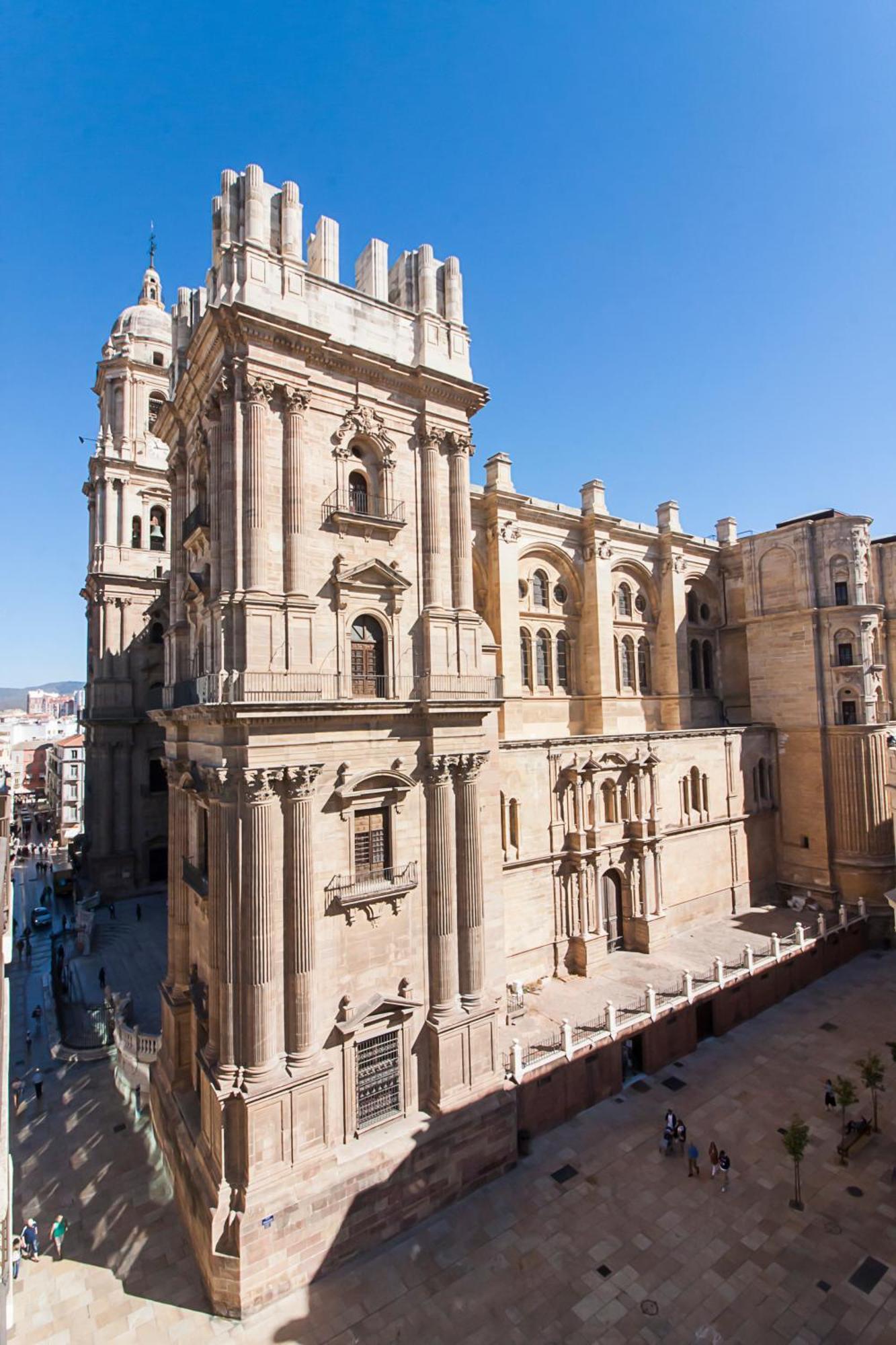 Center Flat Cathedral Apartment