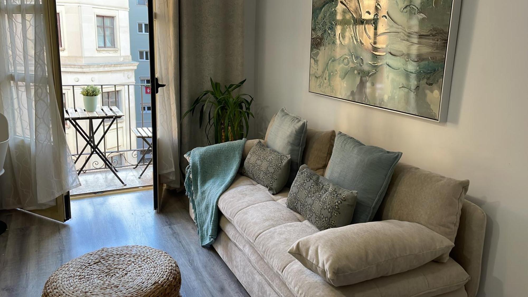 Center Flat Cathedral Apartment
